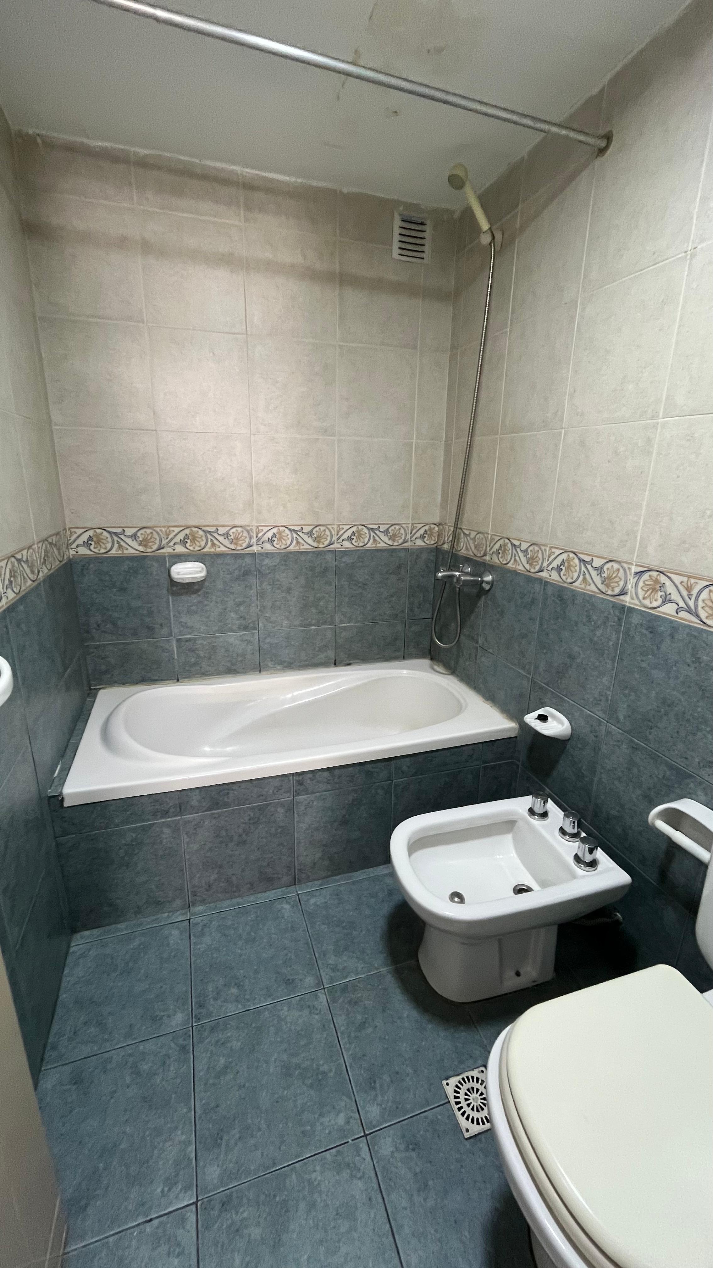 ALQUILO DEPARTAMENTO DE 1 DORMITORIO EN NUEVA CORDOBA BV. ILLIA 63 BALCÓN FRENTE UBICACIÓN PRIVILEGI
