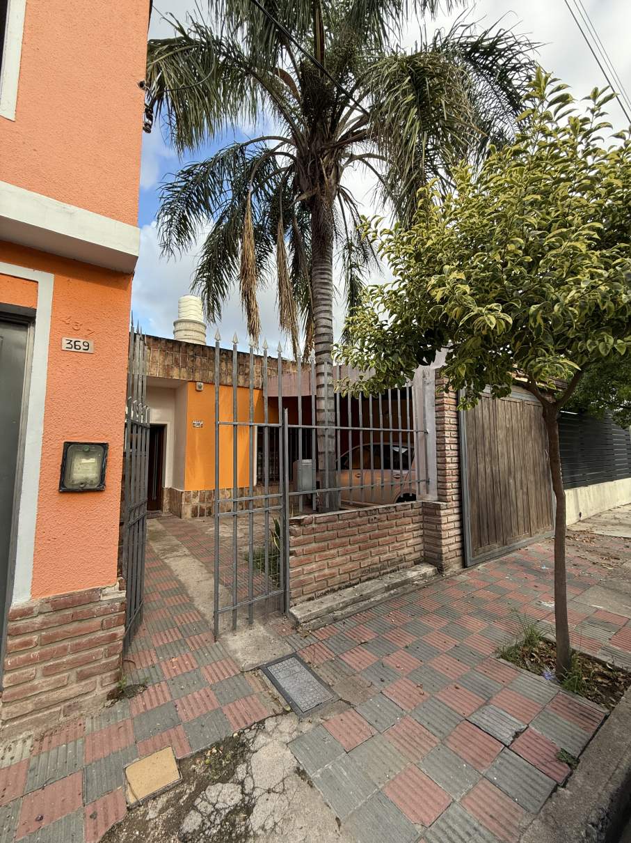 SE ALQUILA CASA 2 DORMITORIOS ALTO ALBERDI