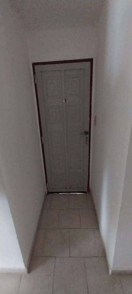 SE ALQUILA CASA GRANDE DE 4 DORMITORIOS CON GARAGE