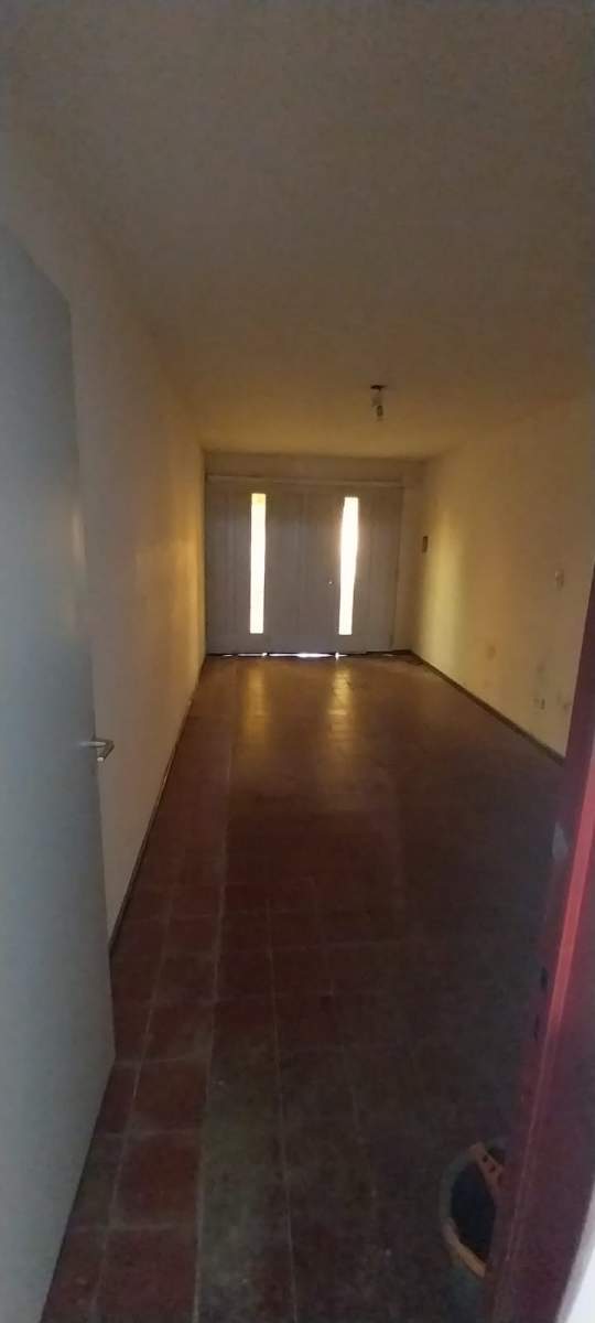 SE ALQUILA CASA GRANDE DE 4 DORMITORIOS CON GARAGE