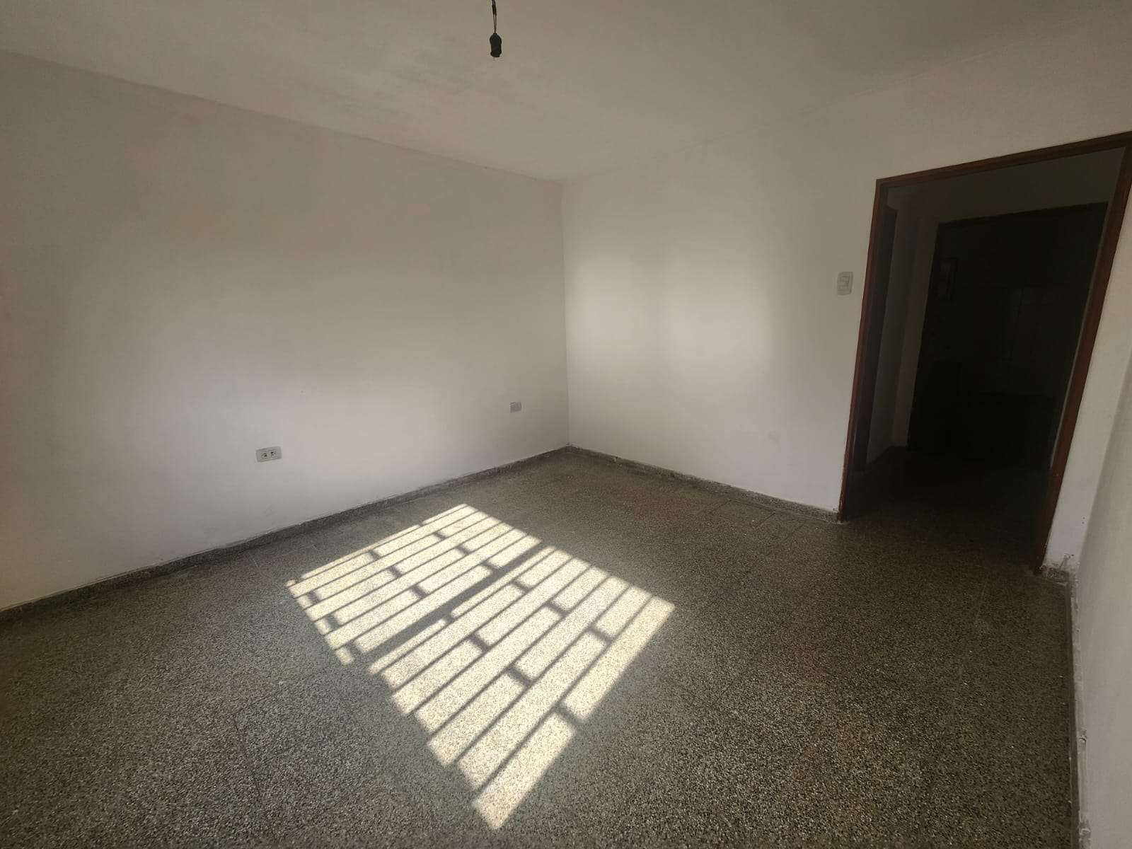 GRAL MOSCONI - SERAPIO OVEJERO 3435 - CASA 2 DORMIITORIOS EN ALQUILER
