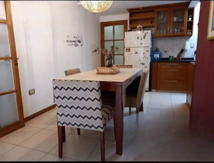 SE VENDE CASA EN ZONA MUJER URBANA