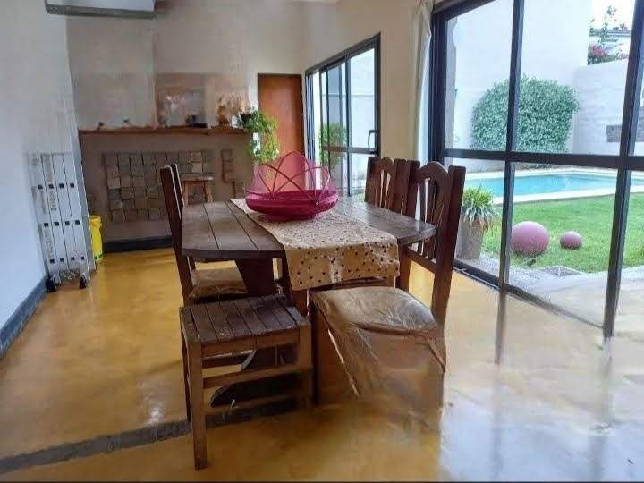 SE VENDE CASA EN ZONA MUJER URBANA