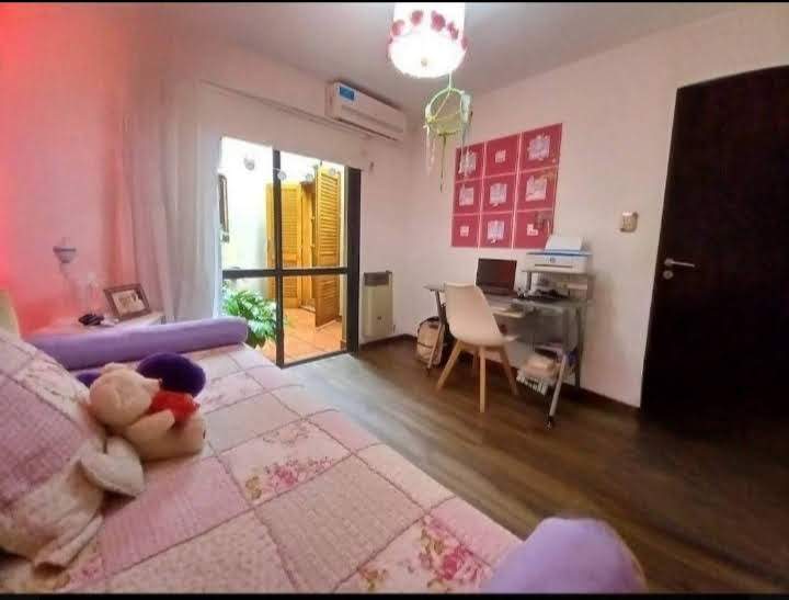 SE VENDE CASA EN ZONA MUJER URBANA