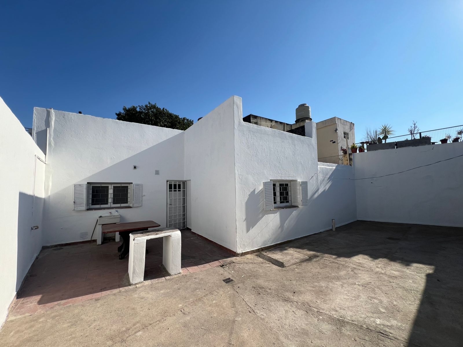 ALQUILO CASA B OBSERVATORIO, 2 DORMITORIOS CON GRAN PATIO