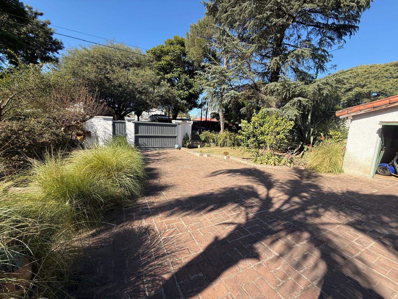 Villa Belgrano casa zona central 1750m2 terreno 370m2 cubiertos