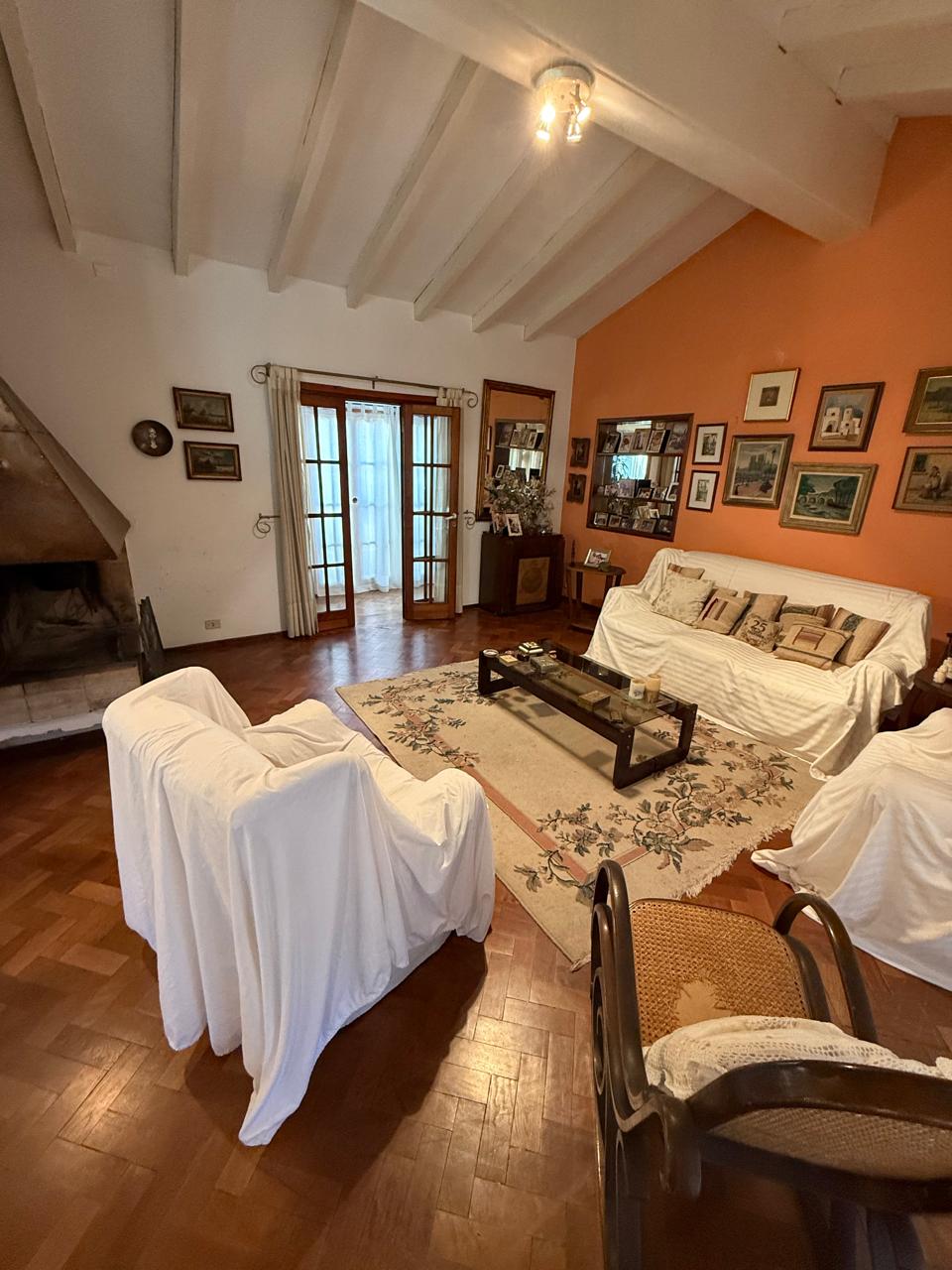 Villa Belgrano casa zona central 1750m2 terreno 370m2 cubiertos