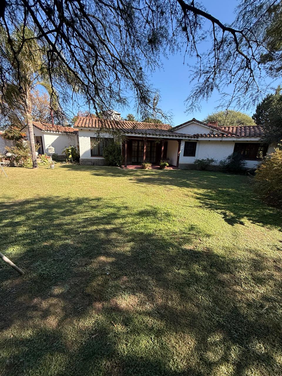 Villa Belgrano casa zona central 1750m2 terreno 370m2 cubiertos