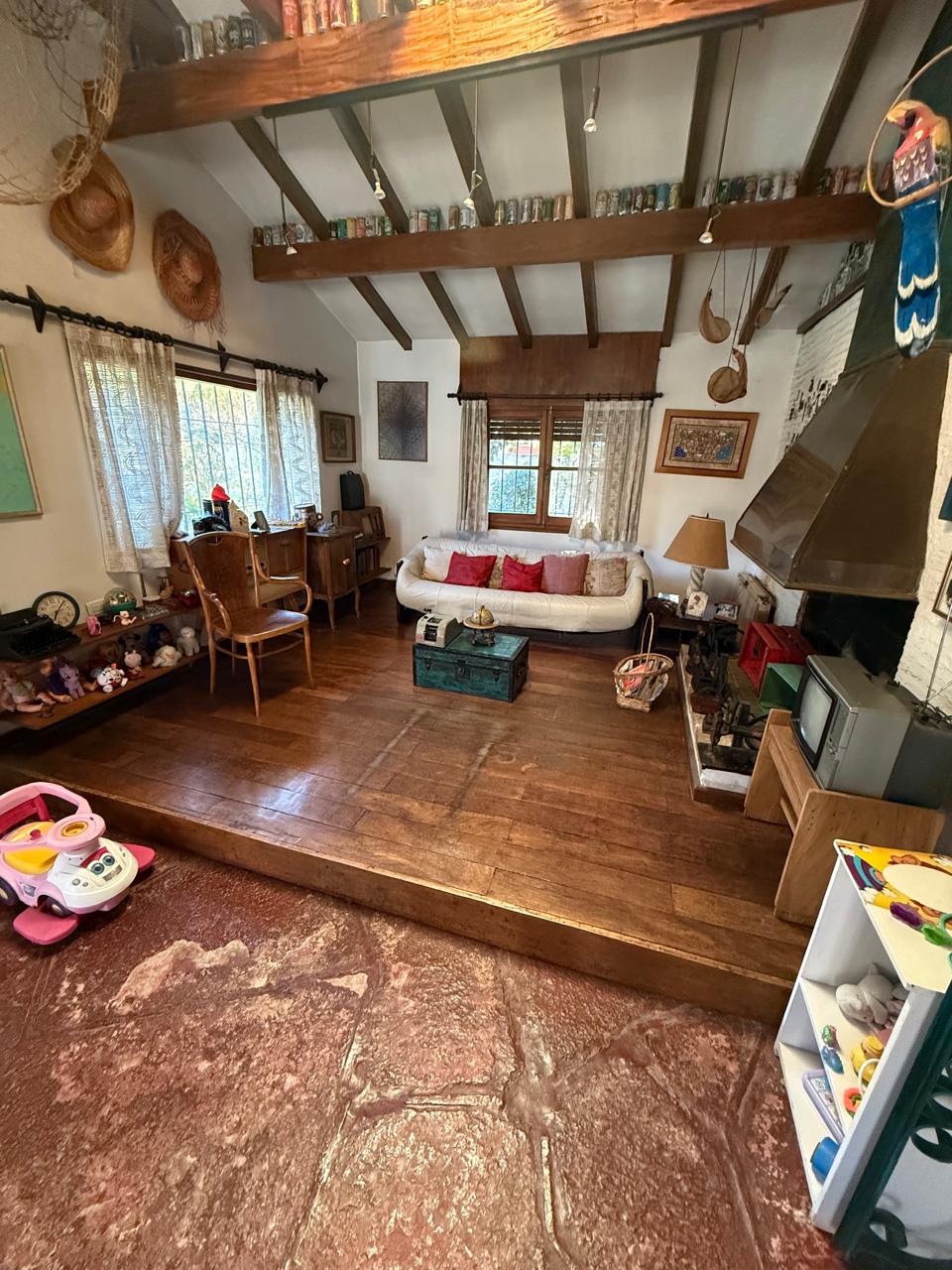 Villa Belgrano casa zona central 1750m2 terreno 370m2 cubiertos