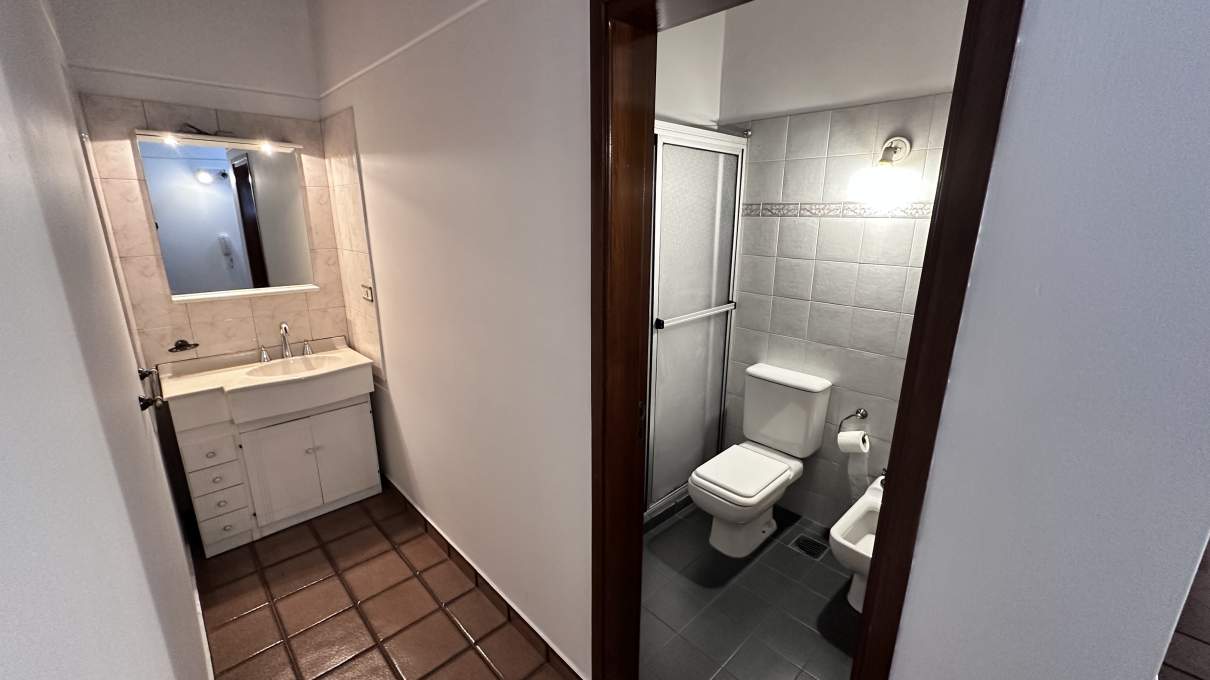 Casa de 3 dormitorios en alquiler en Lomas de San Martín - Excelente estado
