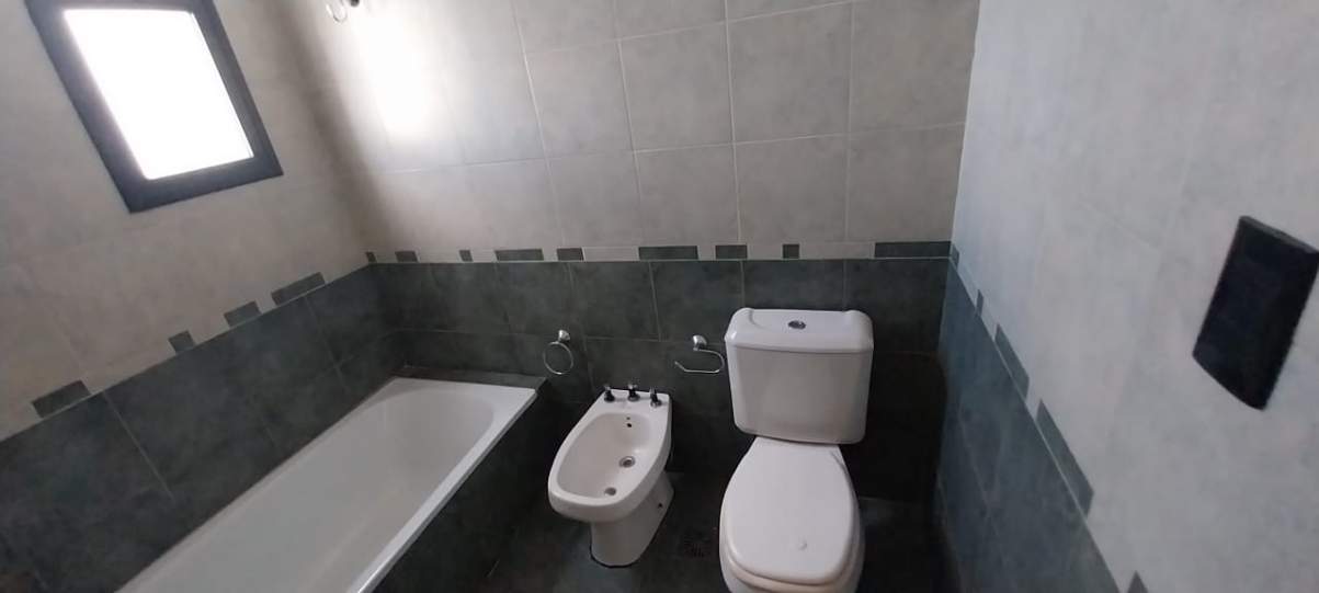 ALQUILER DE DUPLEX EN AV DUARTES QUIROS