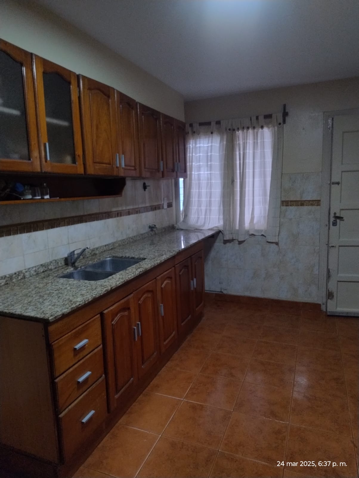 CASA DE TRES DORMITORIOS CON PILETA EN BARRIO ALTO VERDE