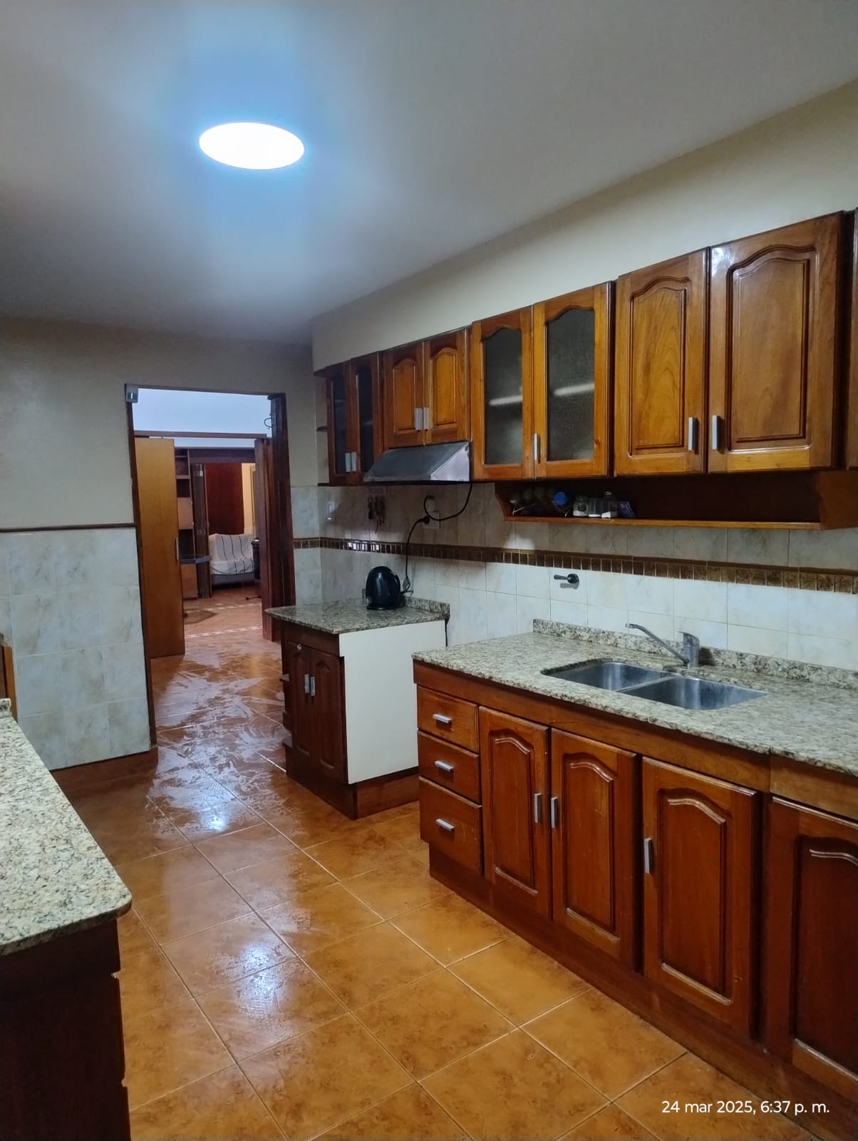 CASA DE TRES DORMITORIOS CON PILETA EN BARRIO ALTO VERDE