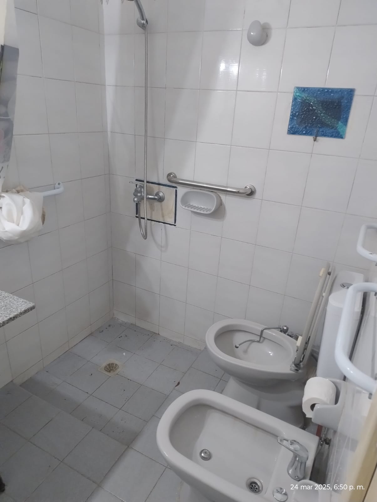 CASA DE TRES DORMITORIOS CON PILETA EN BARRIO ALTO VERDE