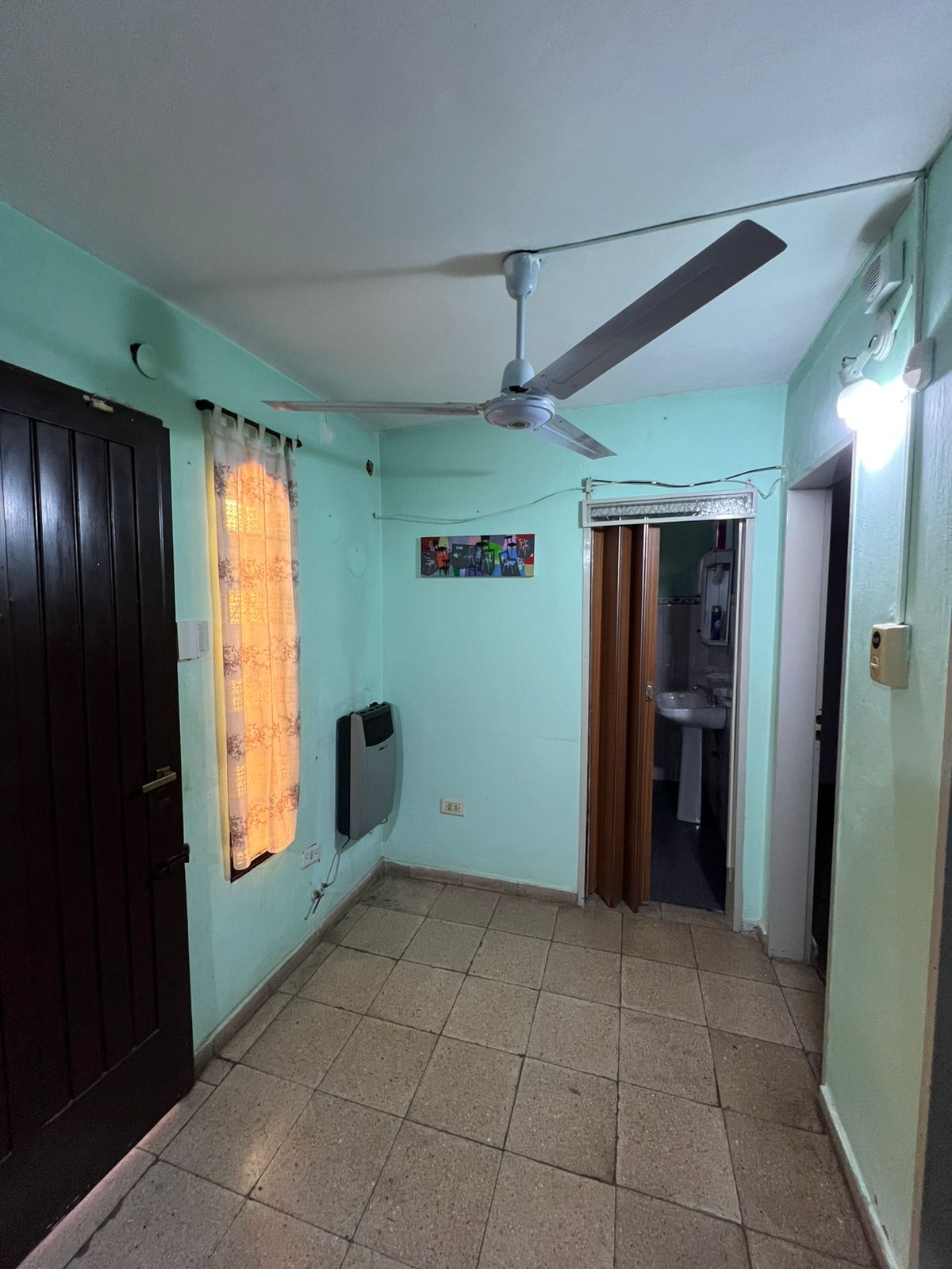 BARRIO VILLA ADELA  VENTA - IDEAL RENTA CASA 3 DORMITORIOS MAS  2 DPTOS.