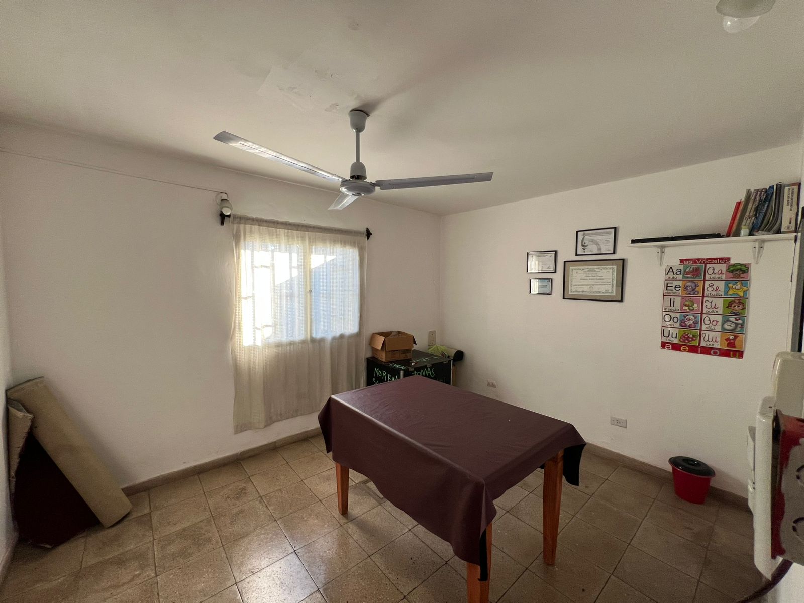 BARRIO VILLA ADELA  VENTA - IDEAL RENTA CASA 3 DORMITORIOS MAS  2 DPTOS.