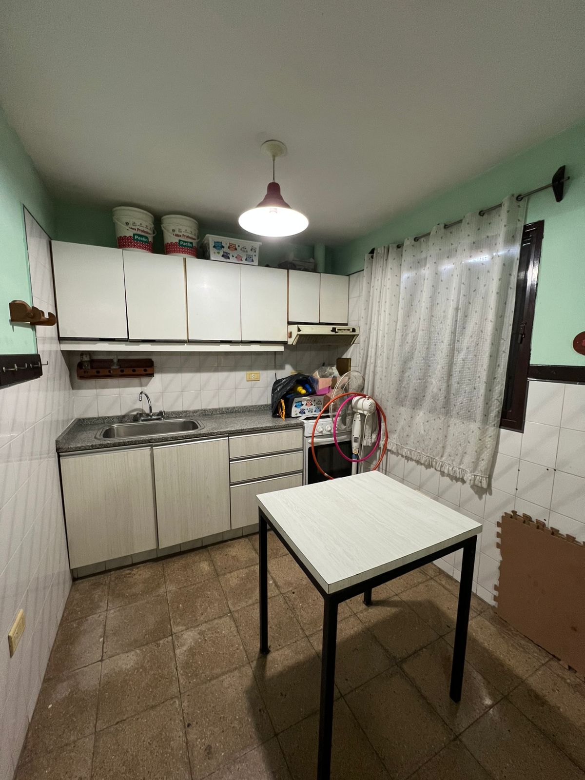 BARRIO VILLA ADELA  VENTA - IDEAL RENTA CASA 3 DORMITORIOS MAS  2 DPTOS.