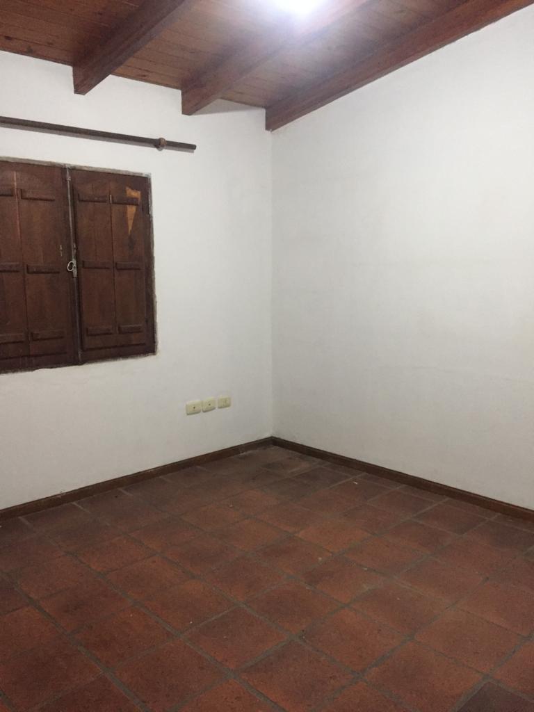 ALQUILER CASA 4 DORMITORIOS  MENDIOLAZA GOLF