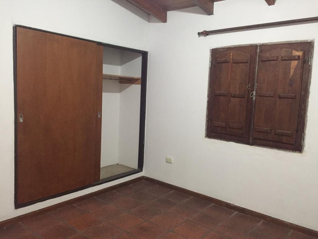 ALQUILER CASA 4 DORMITORIOS  MENDIOLAZA GOLF