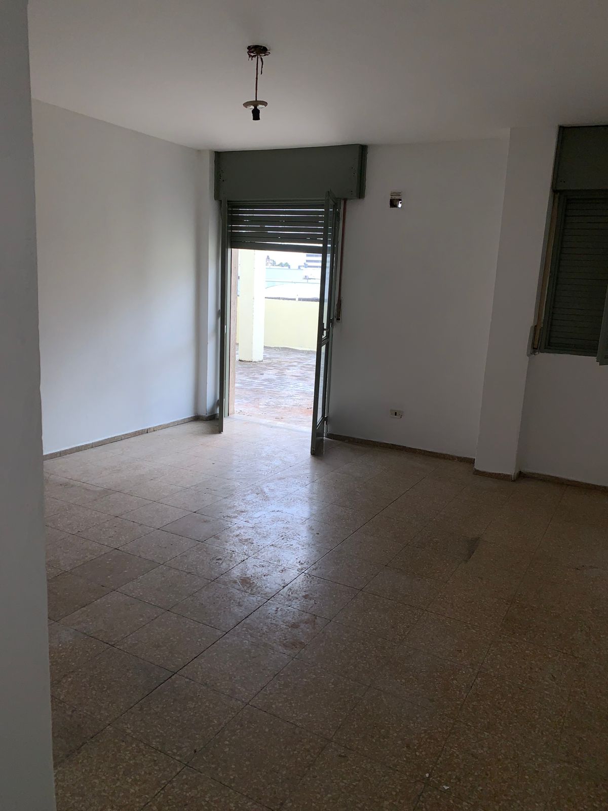 MONOAMBIENTE EN ALQUILER B ALBERDI CON TERRAZA