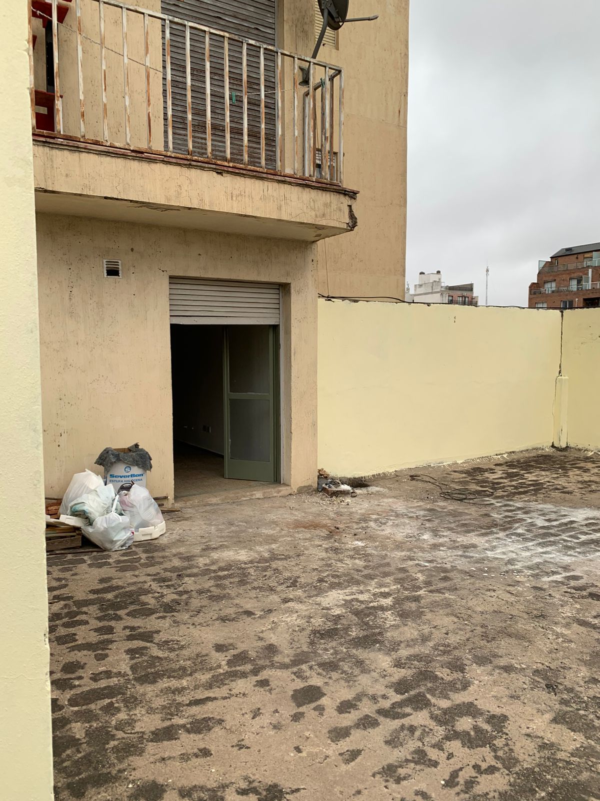 MONOAMBIENTE EN ALQUILER B ALBERDI CON TERRAZA