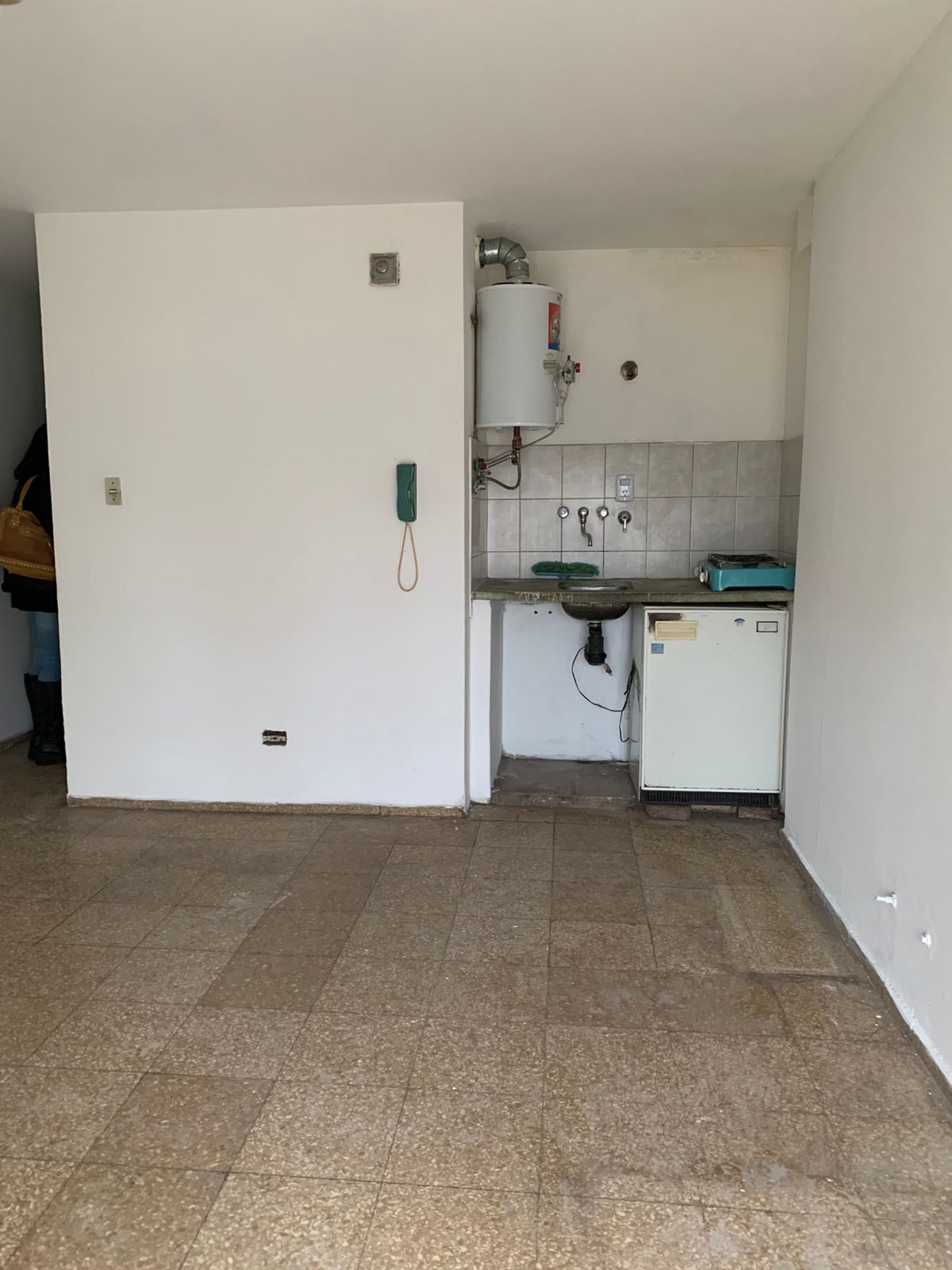 MONOAMBIENTE EN ALQUILER B ALBERDI CON TERRAZA