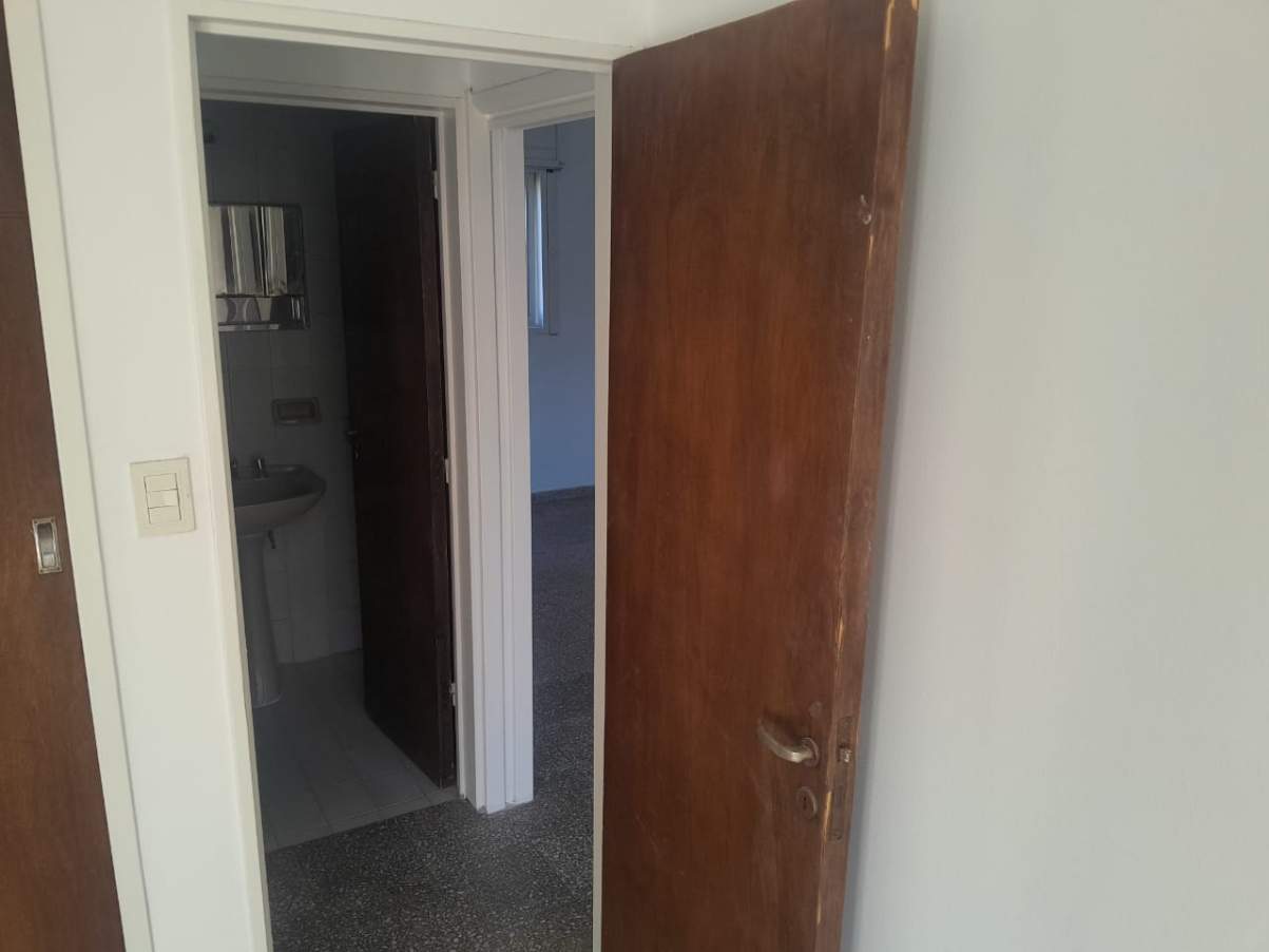 DEPARTAMENTO EN ALQUILER 1 DORMITORIO CON BALCON, A UNA CUADRA DEL PATIO OLMOS
