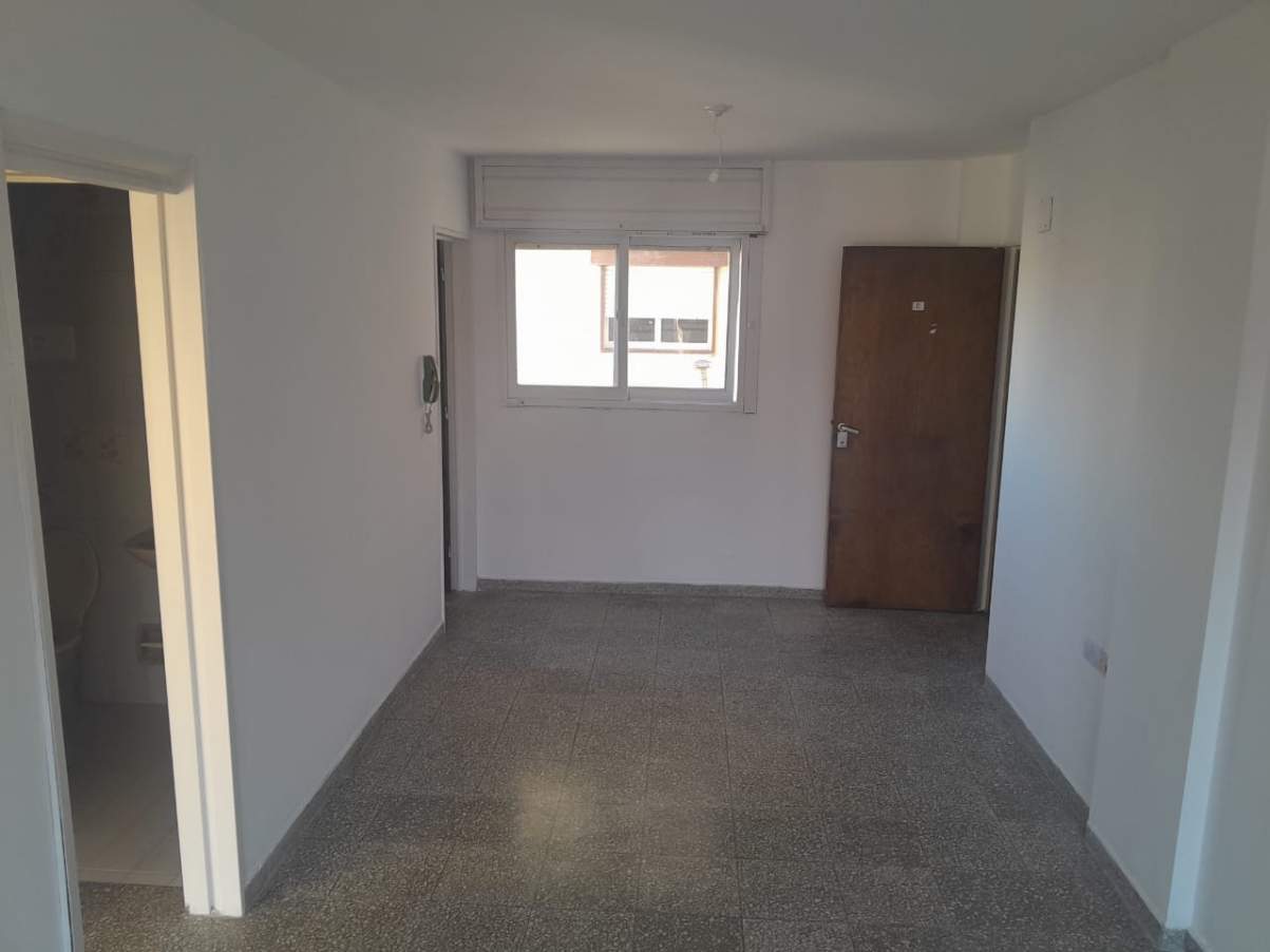 DEPARTAMENTO EN ALQUILER 1 DORMITORIO CON BALCON, A UNA CUADRA DEL PATIO OLMOS