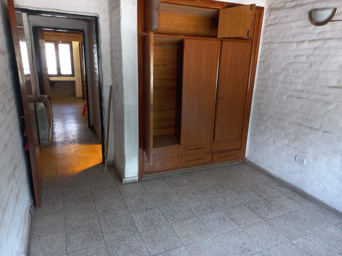 CASA  ALQUILER 2 DORM. CON COCHERA BRASIL 1625  B SAN FRANCISCO