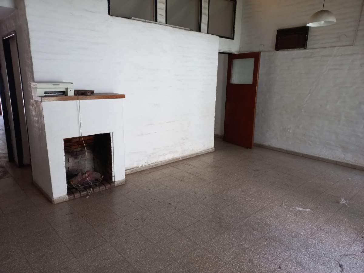 CASA  ALQUILER 2 DORM. CON COCHERA BRASIL 1625  B SAN FRANCISCO