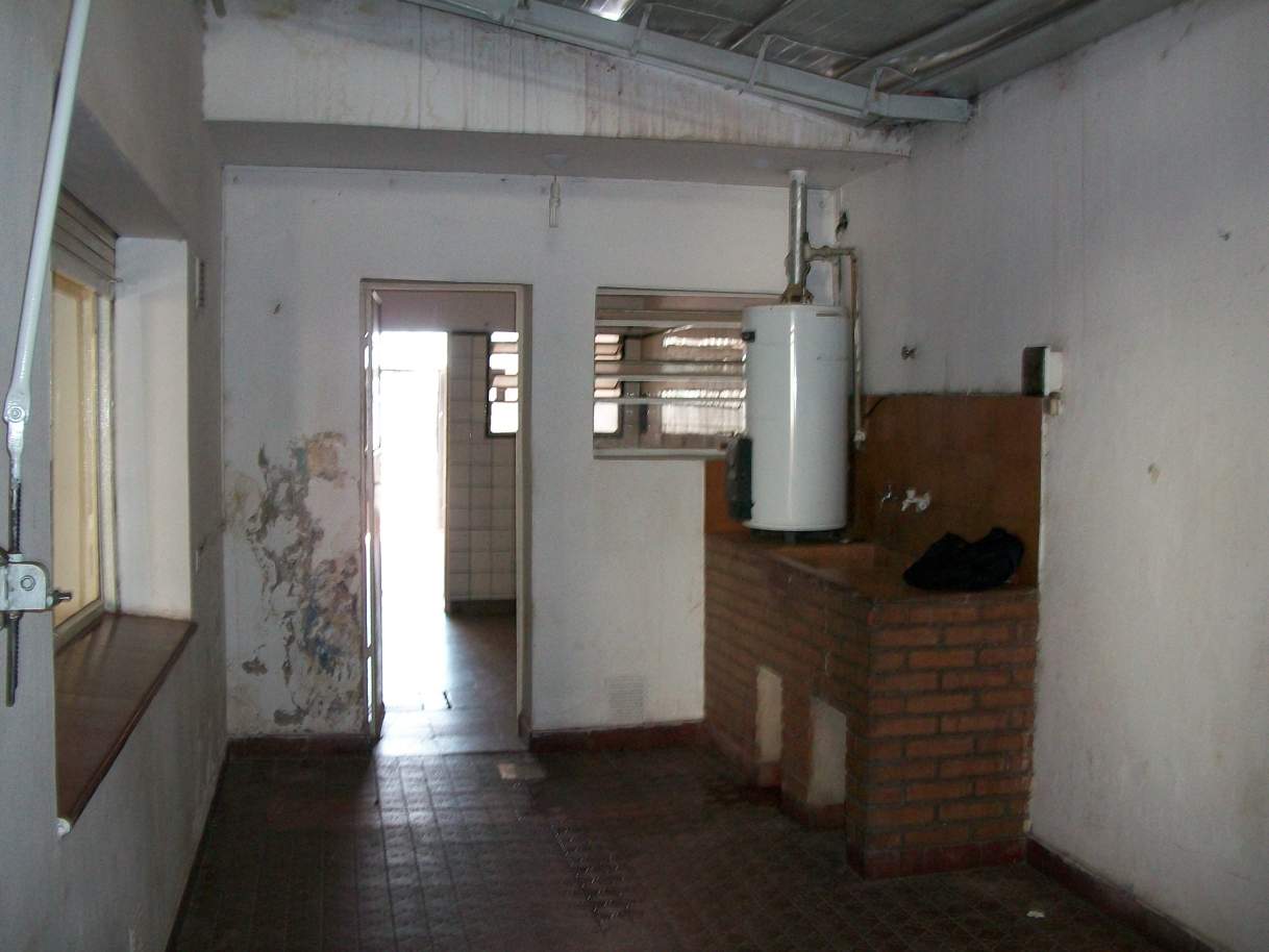 CASA EN ALQUILER SOBRE AV. SABATTINI 4386 DE 3 DORM CLOCAL Y GARAGE