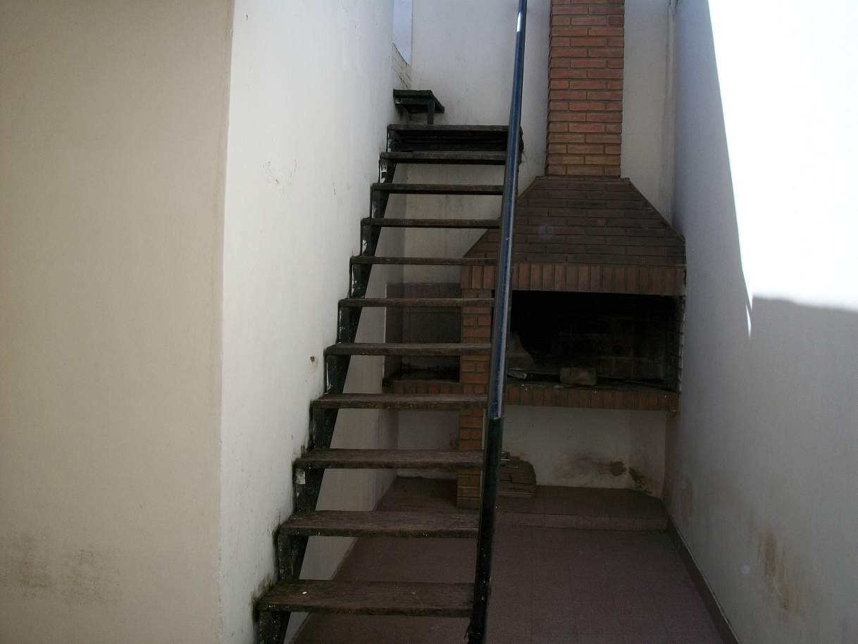 CASA EN ALQUILER SOBRE AV. SABATTINI 4386 DE 3 DORM CLOCAL Y GARAGE