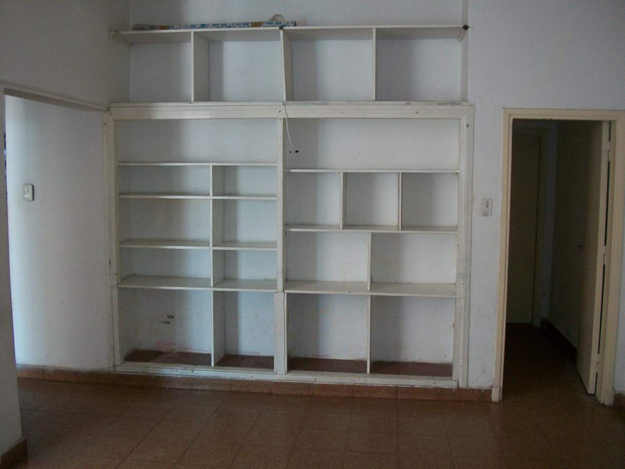 CASA EN ALQUILER SOBRE AV. SABATTINI 4386 DE 3 DORM CLOCAL Y GARAGE