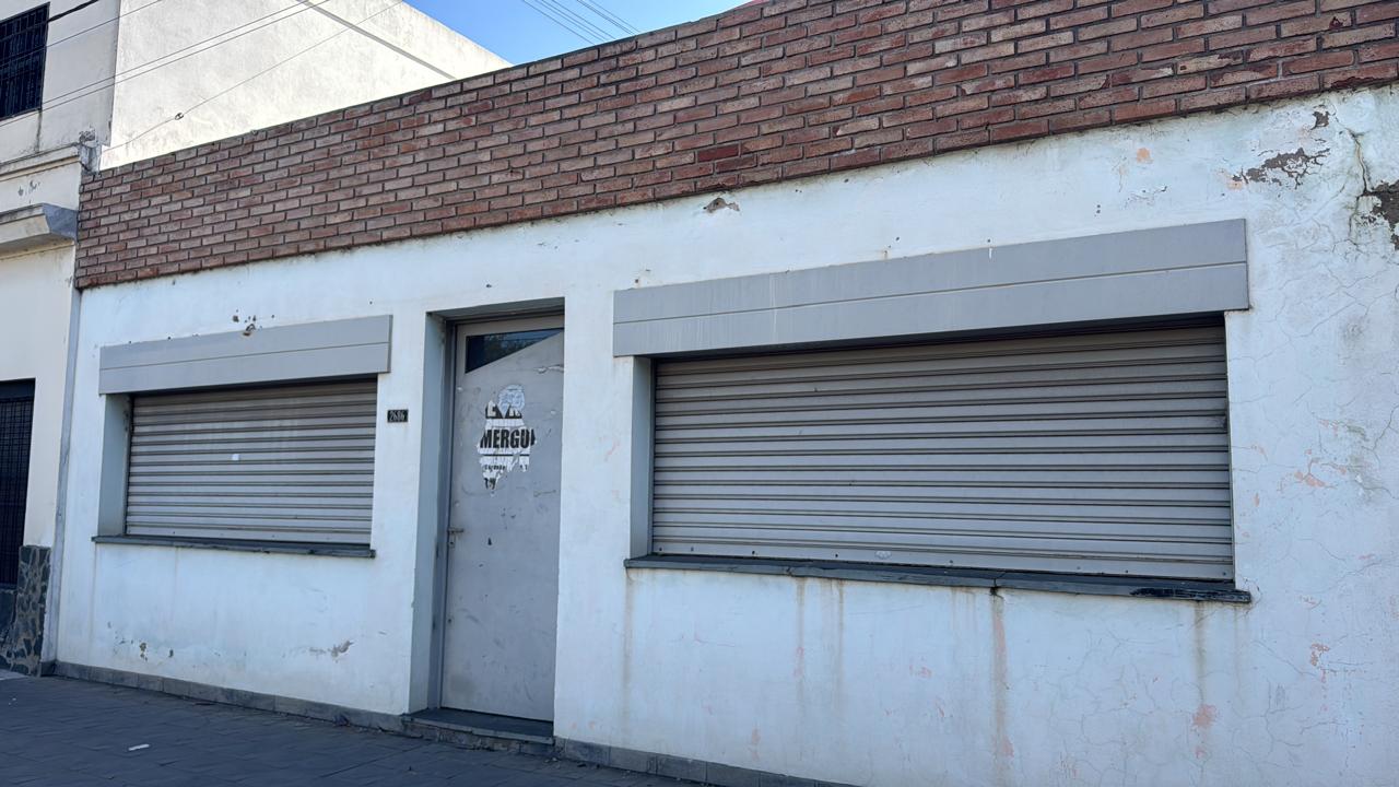B Los Paraisos, Para reciclar , muy buena ubicación , zona Comercial
