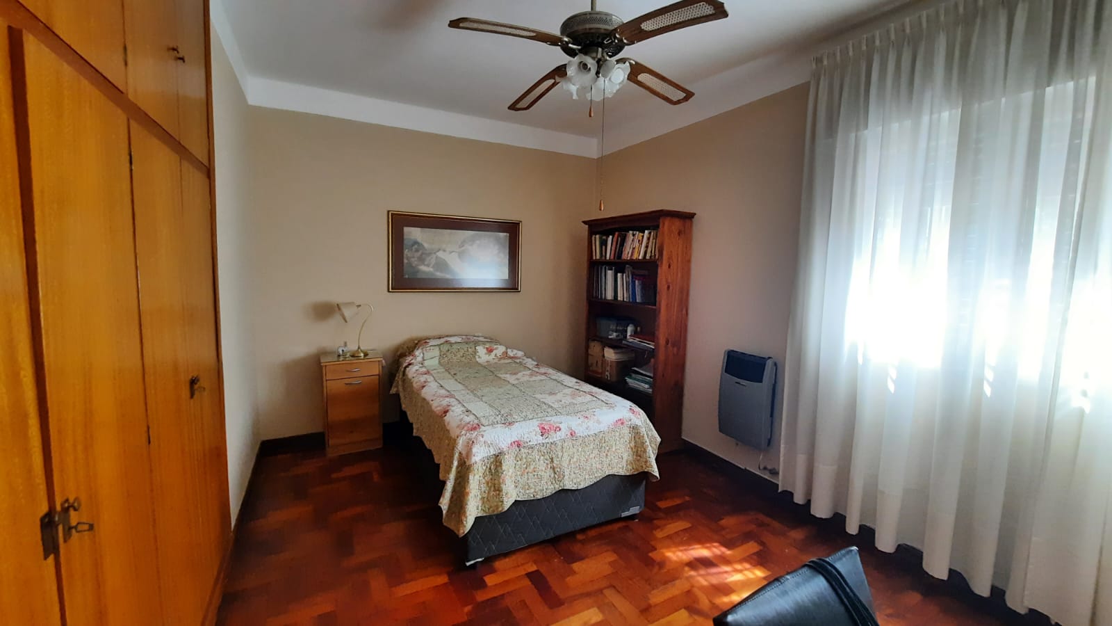 Venta. casa 3 dorm, B Marques, a mts de Monseñor