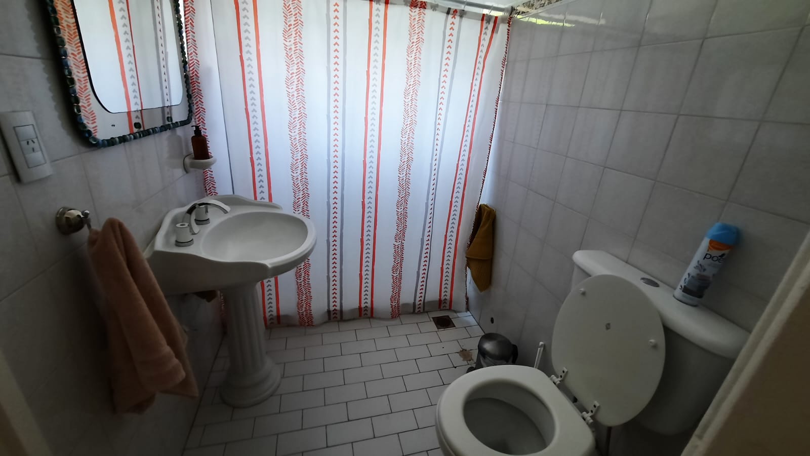 Venta. casa 3 dorm, B Marques, a mts de Monseñor