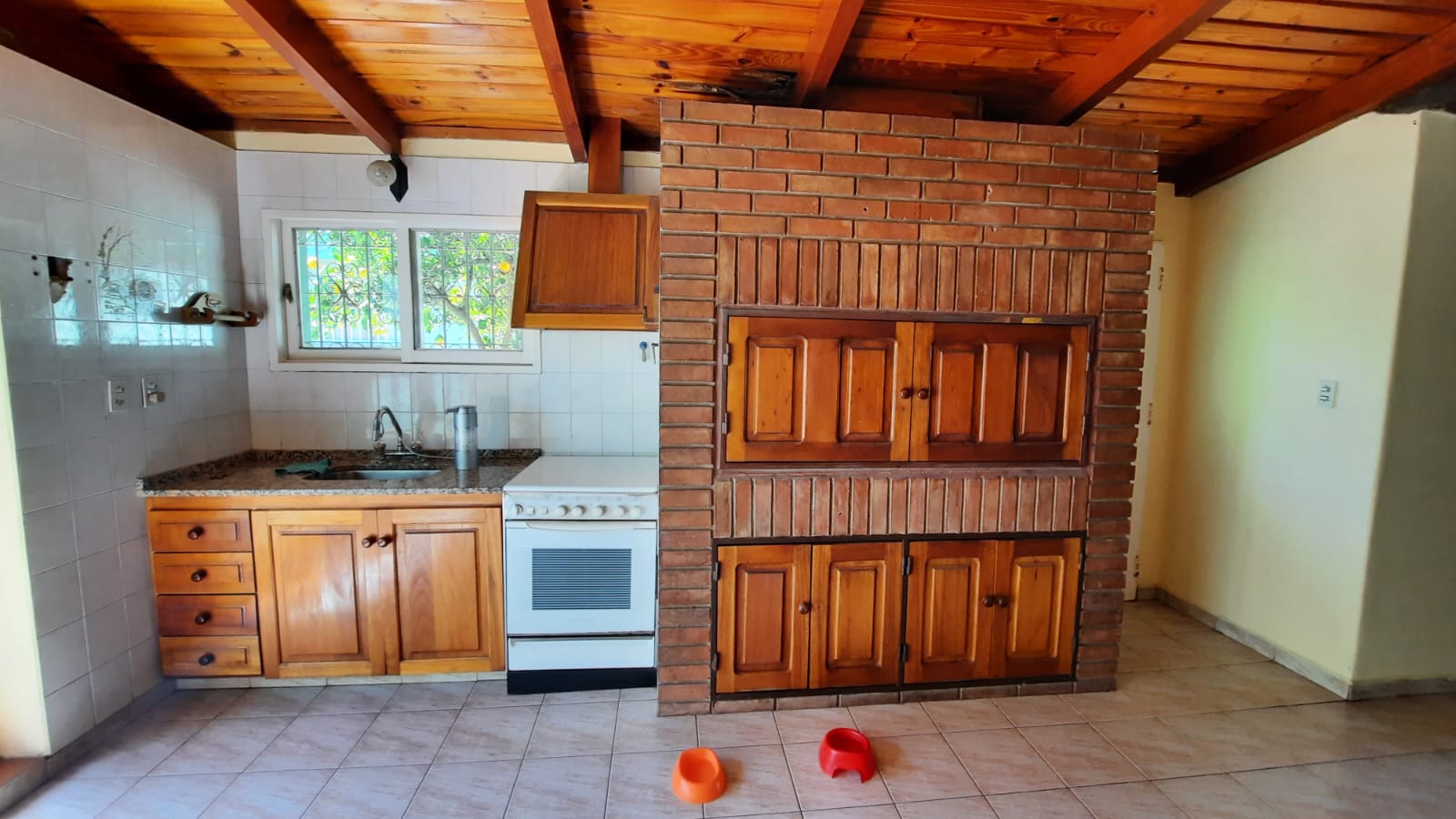 Venta. casa 3 dorm, B Marques, a mts de Monseñor