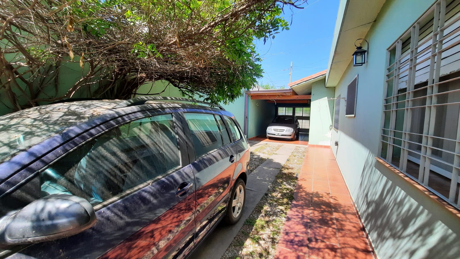 Venta. casa 3 dorm, B Marques, a mts de Monseñor