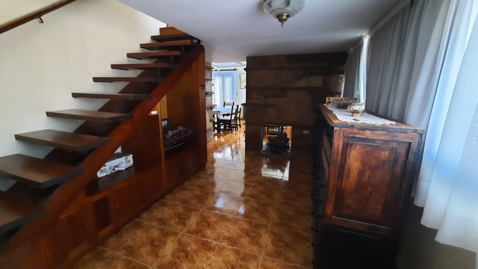 Venta. casa 3 dorm, B Marques, a mts de Monseñor