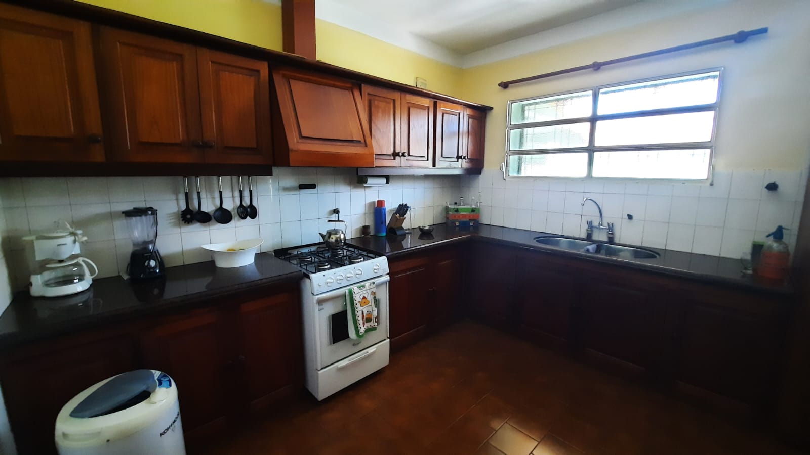 Venta. casa 3 dorm, B Marques, a mts de Monseñor