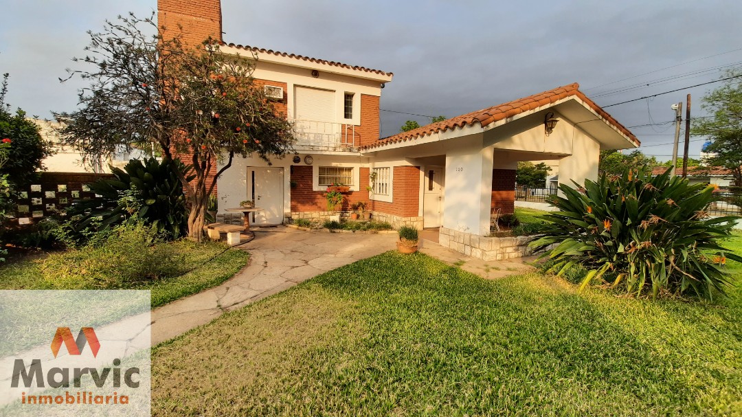B Marques, Excelente ubicación. Casa con gran terreno