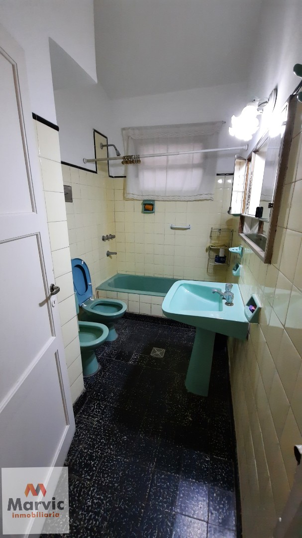 B Marques, Excelente ubicación. Casa con gran terreno