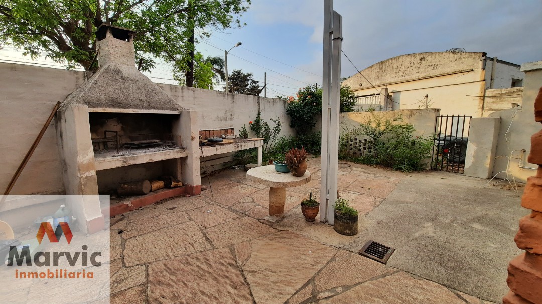 B Marques, Excelente ubicación. Casa con gran terreno