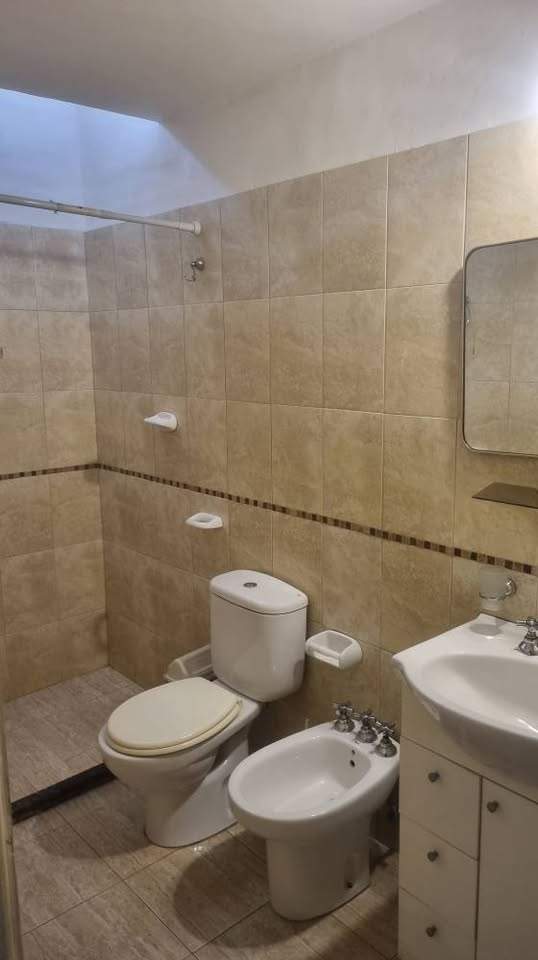 CASA EN VENTA 3 DORM  AV VALPARAÍSO-JOCKEY CLUB CÓRDOBA