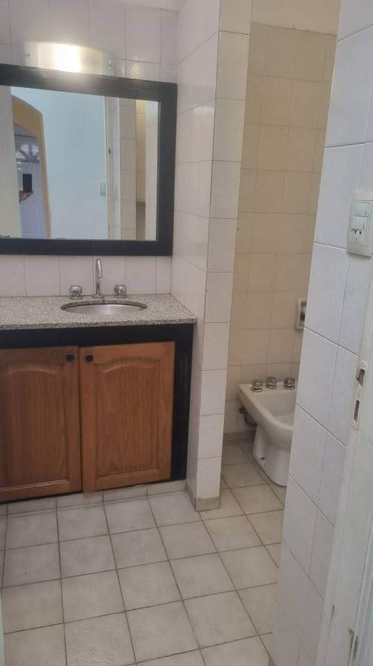 CASA EN VENTA 3 DORM  AV VALPARAÍSO-JOCKEY CLUB CÓRDOBA