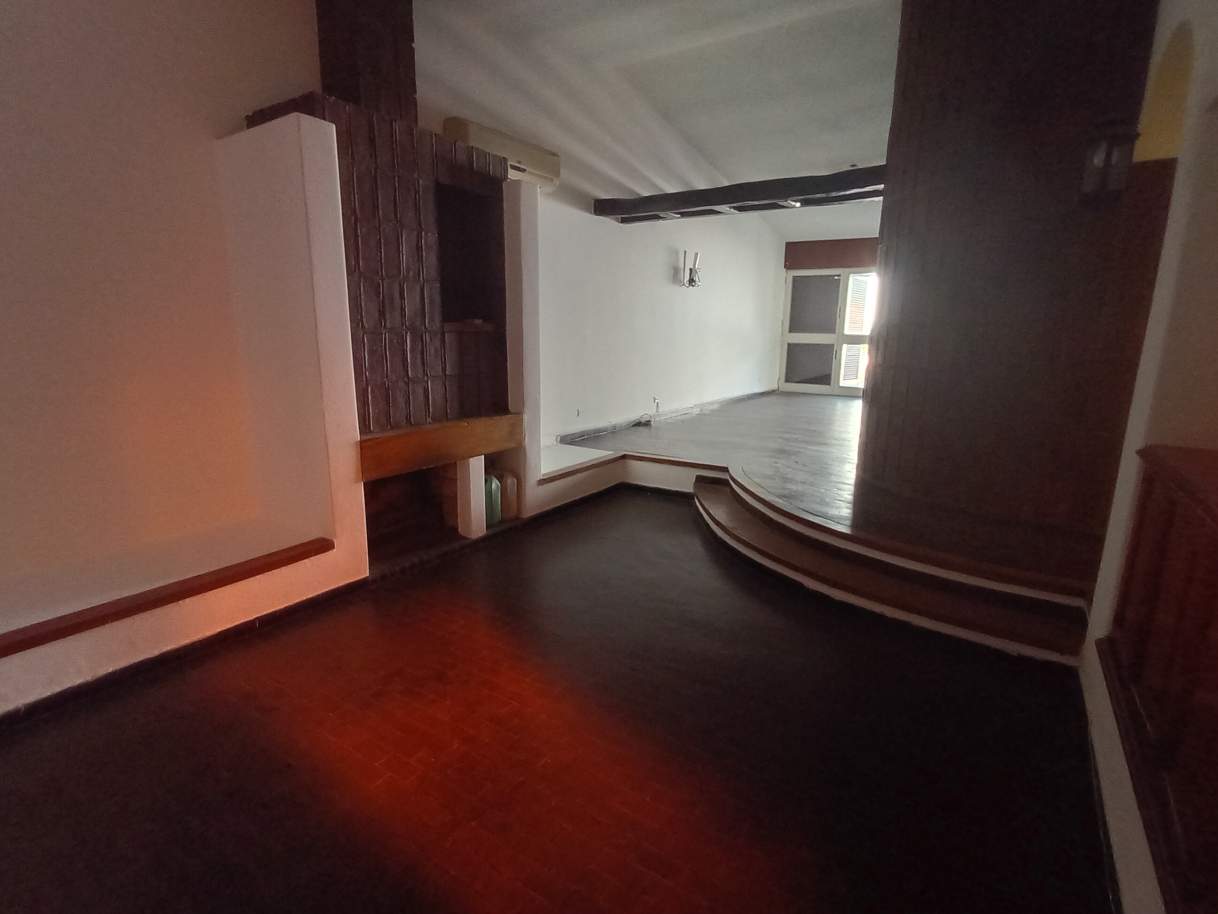 GRAN INMUEBLE , CATEGORÍA !!! CON ESCRITURA Y PLANOS