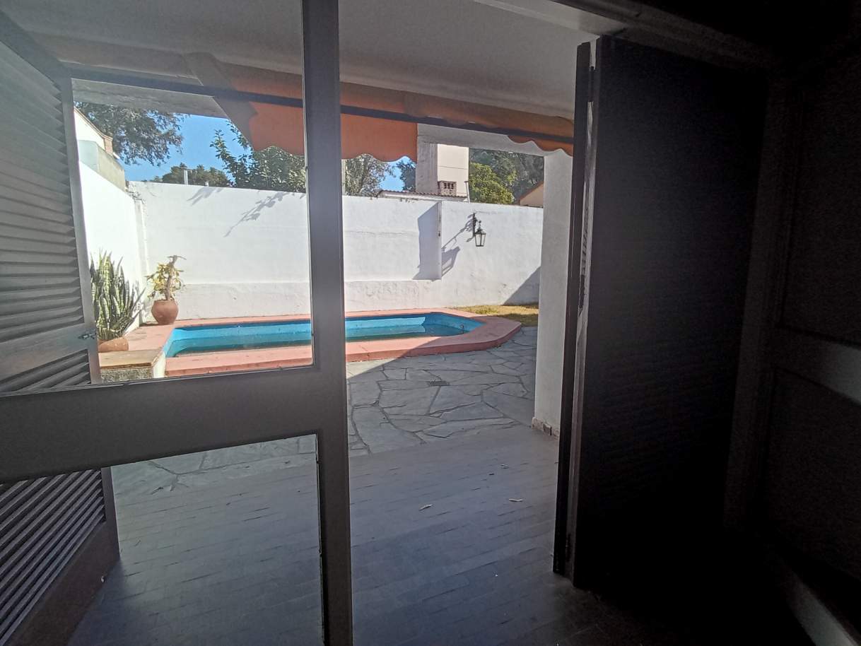 GRAN INMUEBLE , CATEGORÍA !!! CON ESCRITURA Y PLANOS