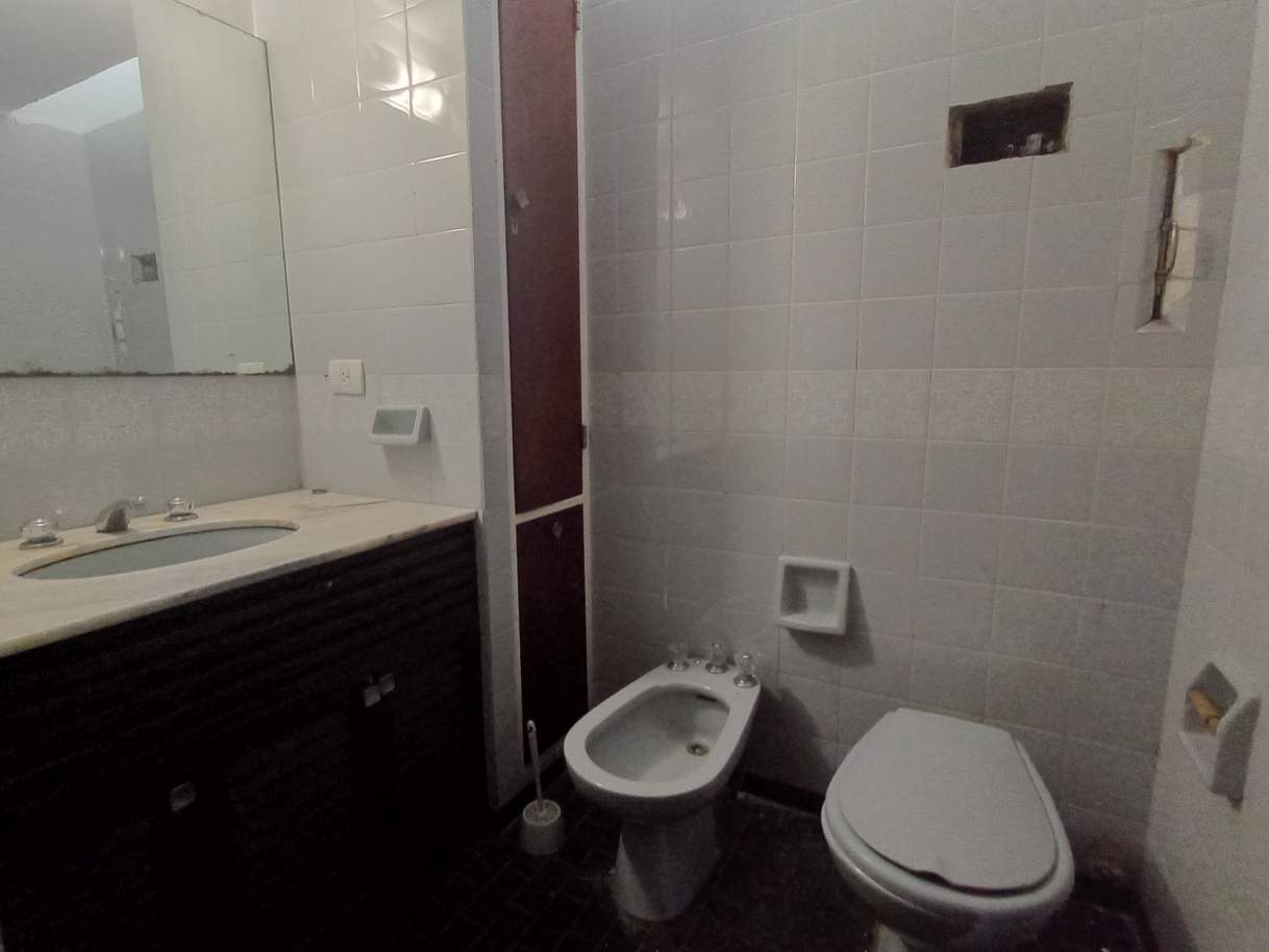 GRAN INMUEBLE , CATEGORÍA !!! CON ESCRITURA Y PLANOS