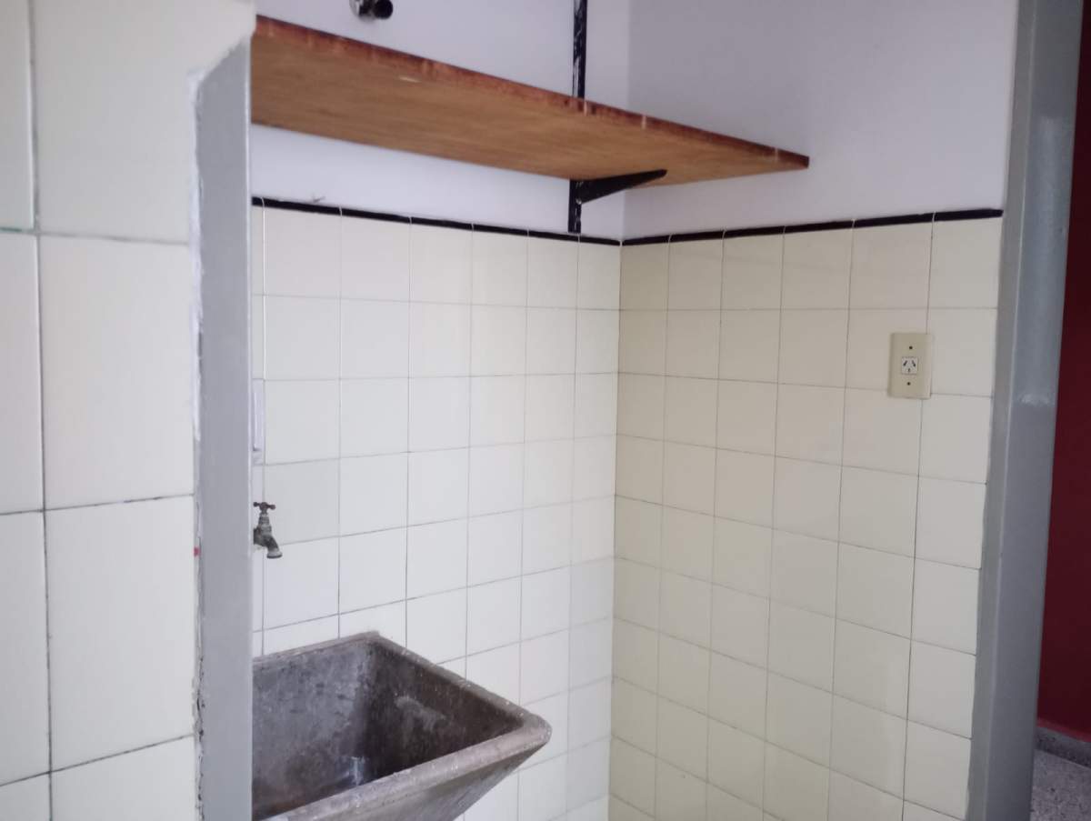 Alto Alberdi interno 2 dorm. Terraza, sin expensas