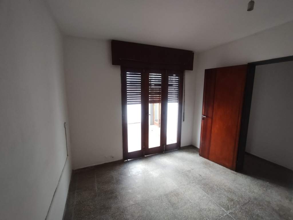 Casa interna en barrio Yapeyú - Cochera propia